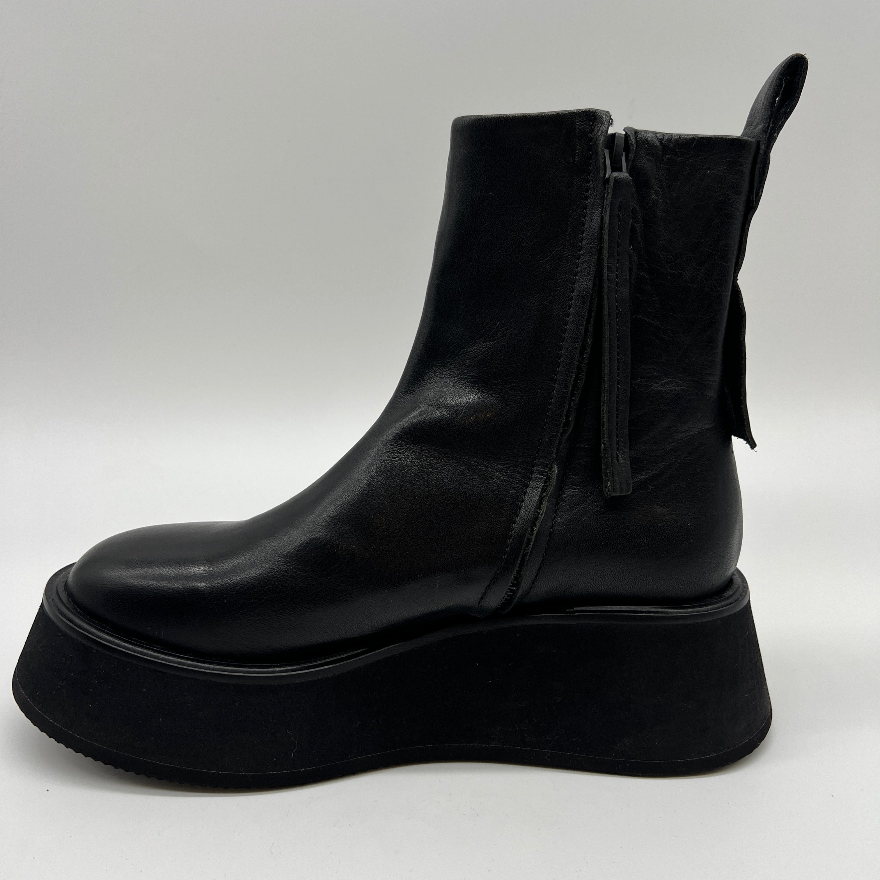 Ph7+ピアカセッテ 厚底ショートブーツ